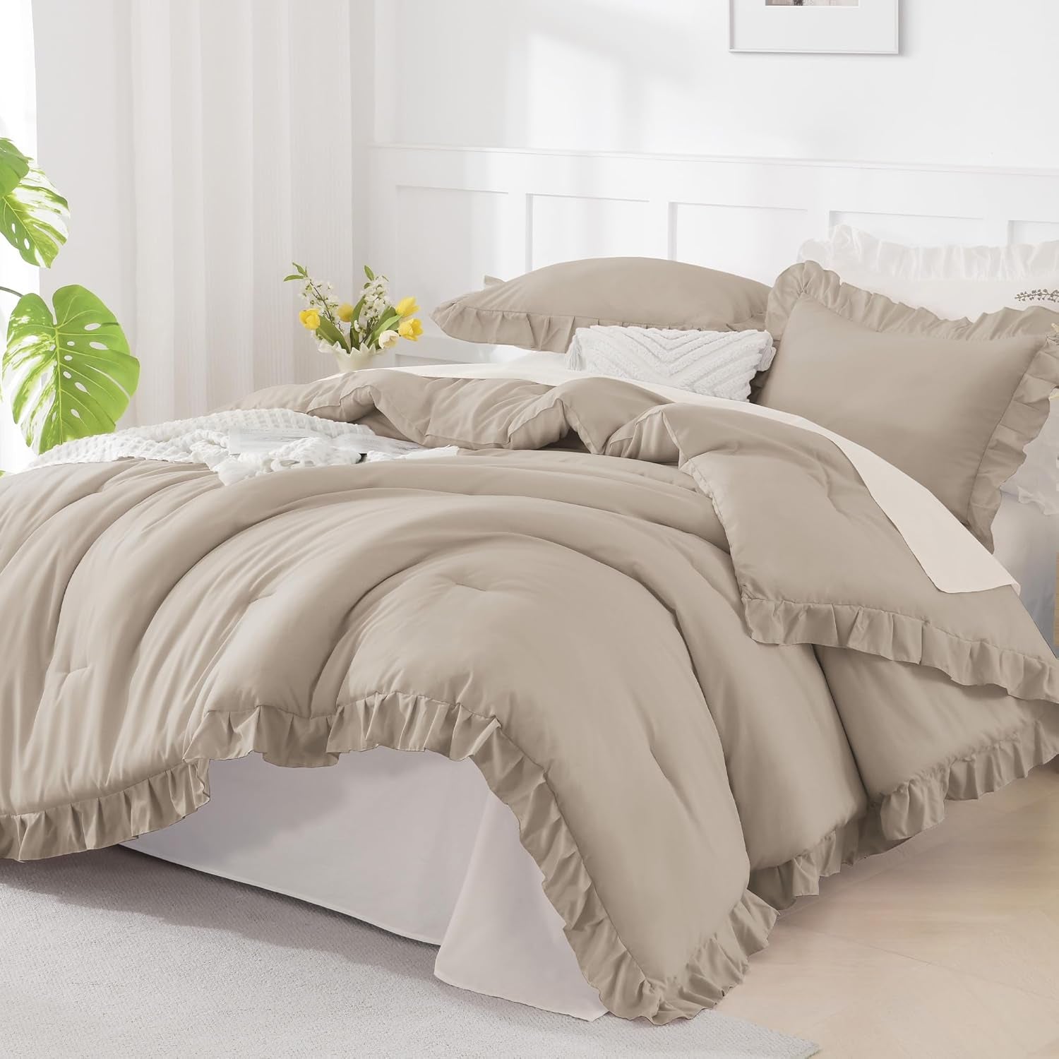 Wheat Ruffled Comforter King(104X90Inch), 3 Pieces(1 Ruffle Comforter and 2 Pillowcases) Vintage Ruffle Fringe Comforter, Farmhouse Rustic Microfiber down Alternative Bedding Comforter Set